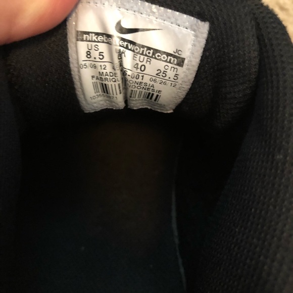 Nike muilticourt shoes - Picture 4 of 7